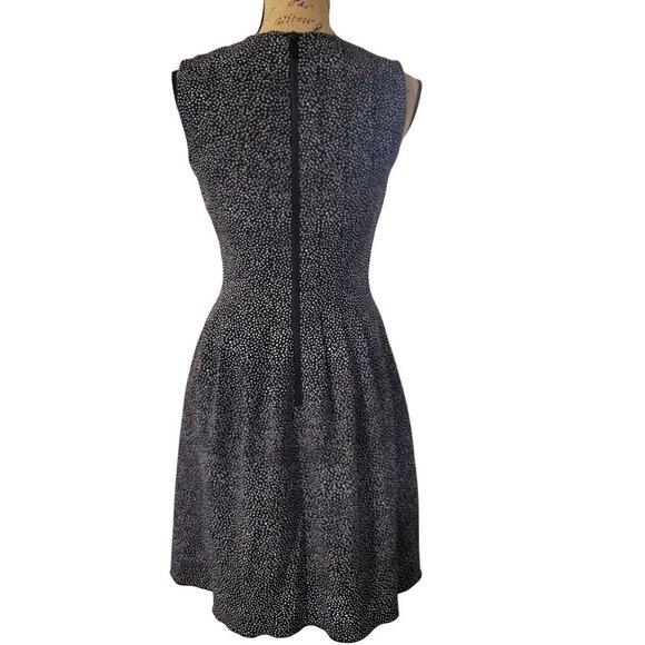 Anne Klein Women's Sleeveless Vertical Seamed Fit & Flare Printed Dress-US 4 - Picture 4 of 11